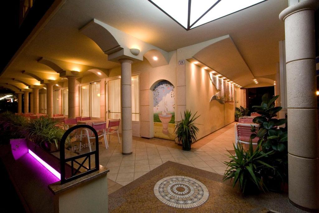 Hotel Missouri Bellaria-Igea Marina Esterno foto
