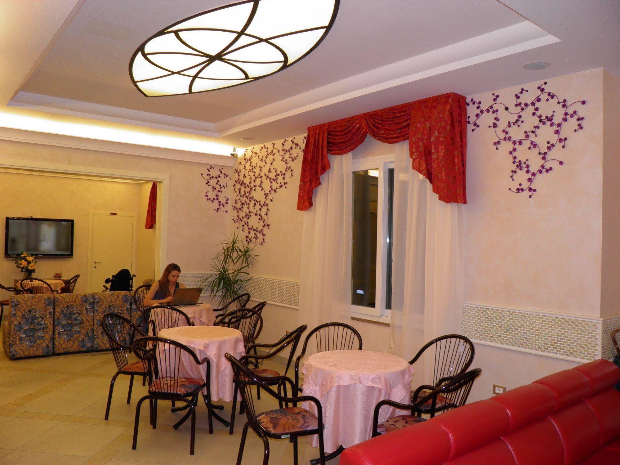 Hotel Missouri Bellaria-Igea Marina Esterno foto