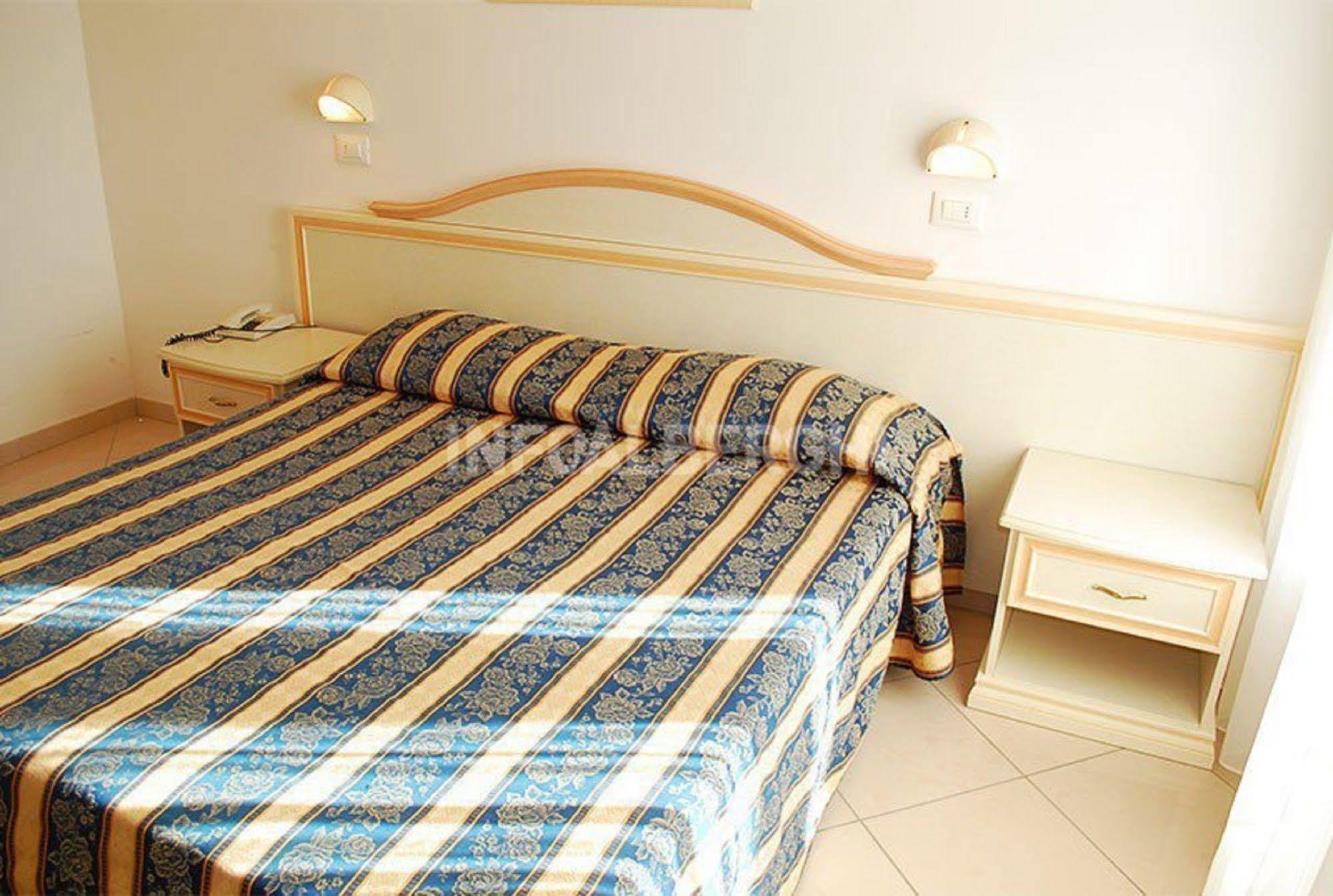 Hotel Missouri Bellaria-Igea Marina Esterno foto