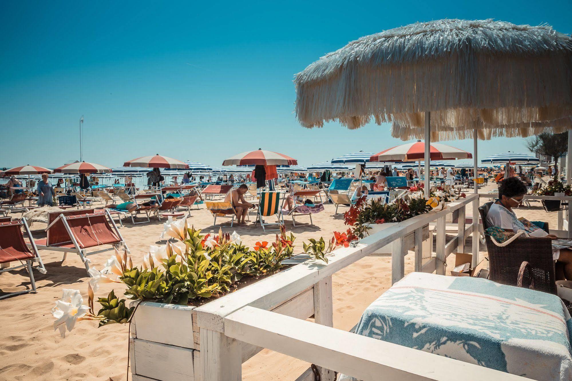 Hotel Missouri Bellaria-Igea Marina Esterno foto